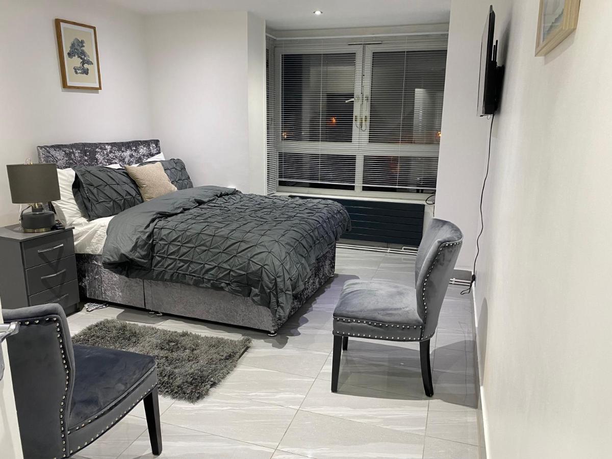 Luxurious 2-Bed Apartment In Woolwich London Exterior photo