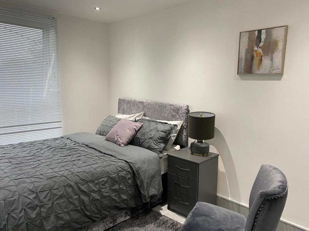 Luxurious 2-Bed Apartment In Woolwich London Exterior photo